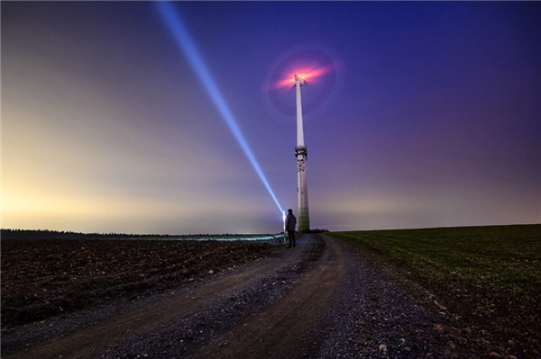 Een ansmann accu led-handschijnwerper hs20r pro zwart/rood koop je bij NiceSupplies.nl