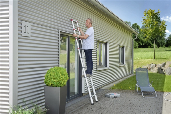 Een hailo alu-telescoopladder t80 flexline 11 treden koop je bij NiceSupplies.nl