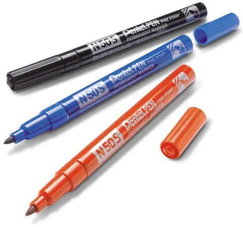 Een pentel permanent-marker n50s ronde punt 4stuks etui assorti koop je bij NiceSupplies.nl