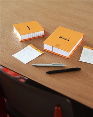 Een rhodia memoblok no. 13 115x160 mm gelijnd orange koop je bij NiceSupplies.nl