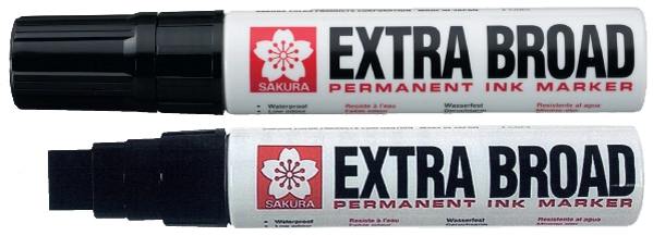 Een sakura permanent-marker extra broard extra breed rood koop je bij NiceSupplies.nl